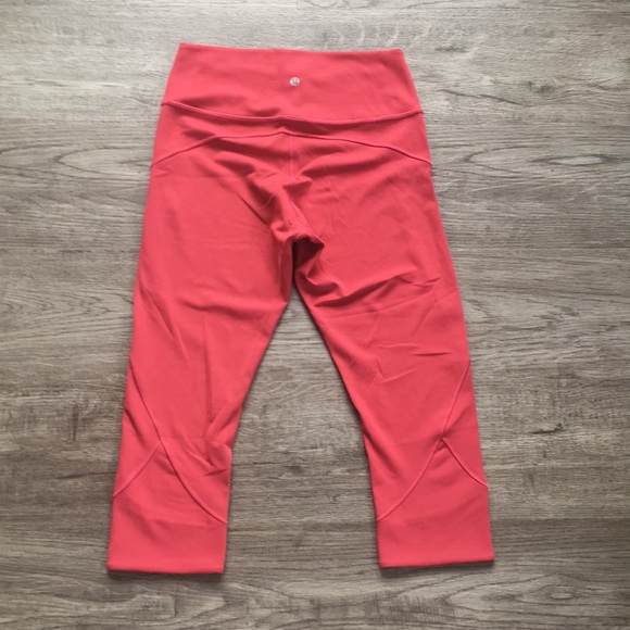 Lululemon - In Movement Crop Everlux 19” - Vintage Rose - Picture 4 of 9